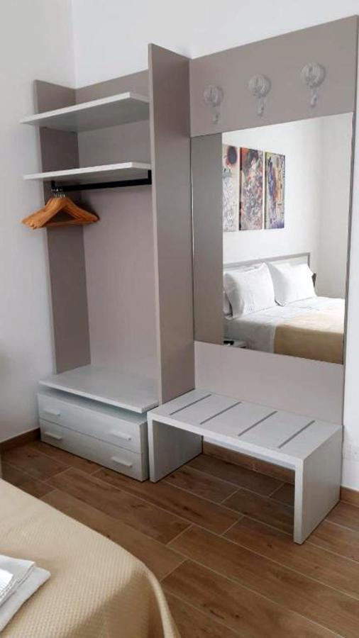 Caba Holiday Bardolino Colombo Εξωτερικό φωτογραφία